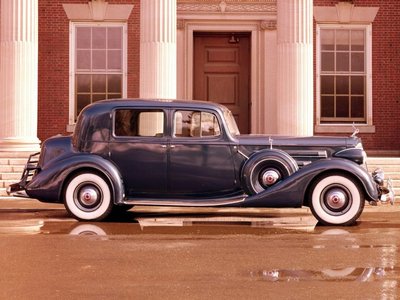 Packard Sedan 1937.jpg