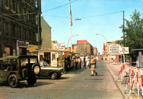 checkpoint_charlie_1963.jpg